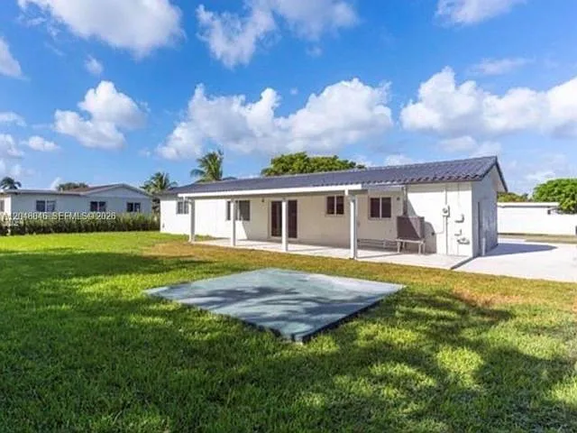 3 bed, 2.0 bath, $4,250 — Photo 4