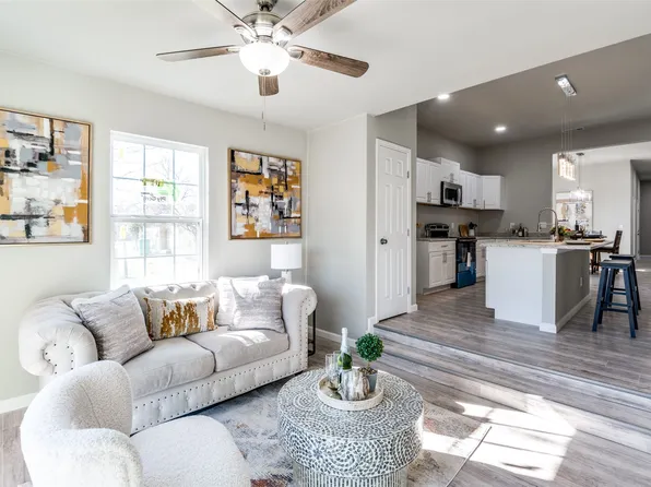 410 S Grand Ave, Gainesville, TX 76240