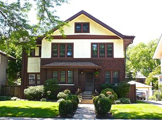 831 N Euclid Ave, Oak Park, IL 60302