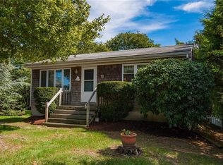 32 Coffey Ave, Narragansett, RI 02882