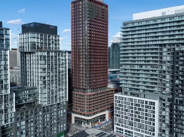 180 Front St E #2301, Toronto, ON M5A 4N3