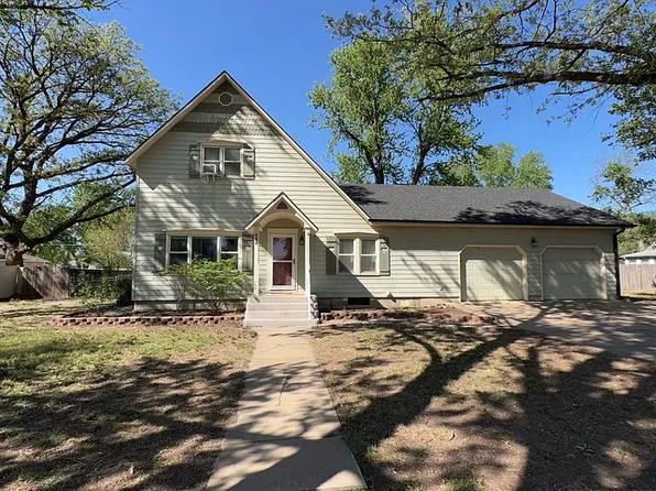 205 E 4th St, Solomon, KS 67480