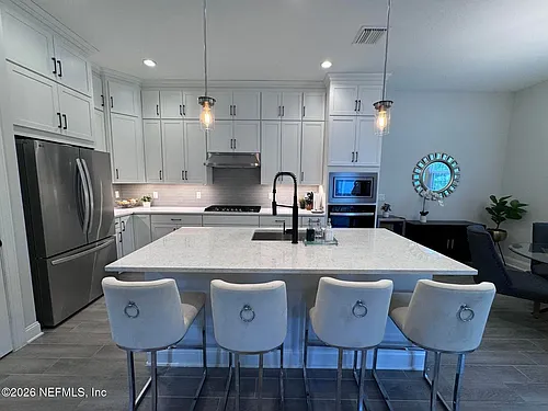 128 Zephyr Dr Photo 1