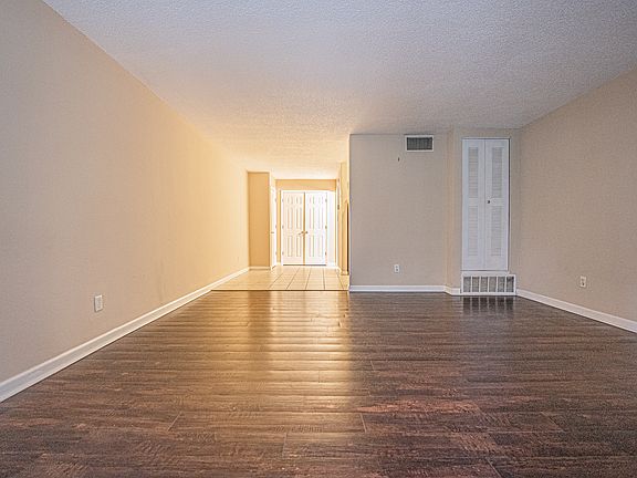 3rd image of 4340 Maryland Ave #B17