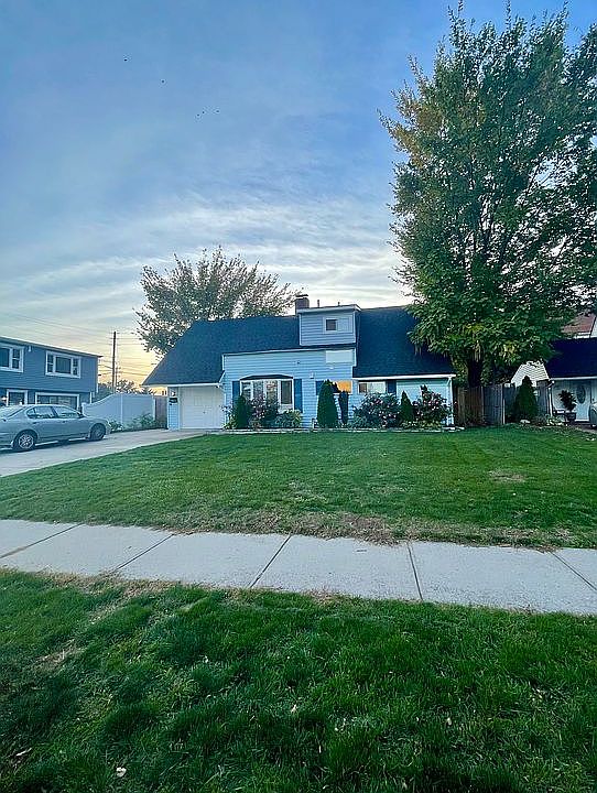 2nd image of 36 Grassy Ln