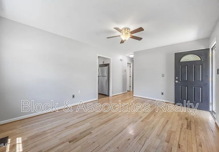 427 W Park St — Photo 2