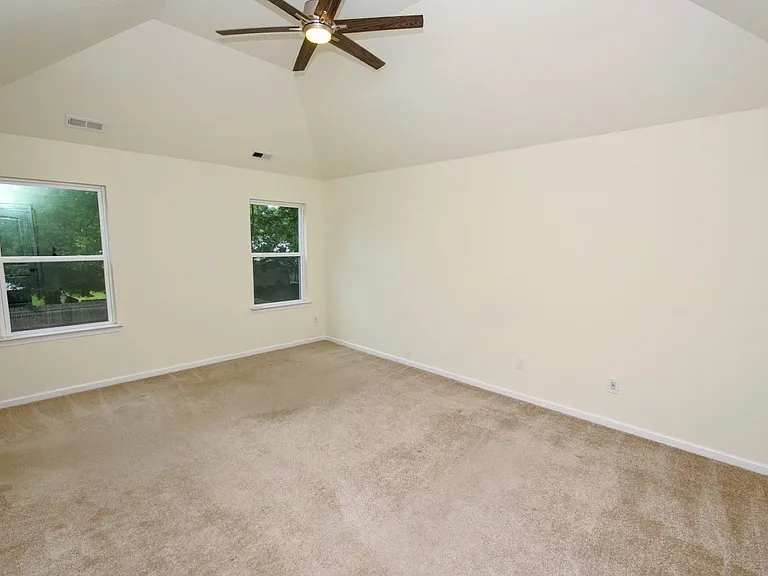 4115 Franklin St — Photo 15