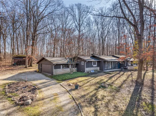 1645 Orchard Dr, Akron, OH 44333