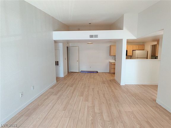 5th image of 950 Seven Hills Dr APT 822