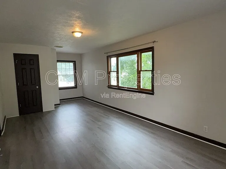 112 N Green St — Photo 5