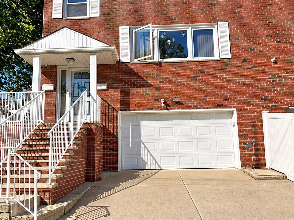 827 Hylan Blvd #2