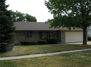 1361 E Meadow Dr, Oregon, OH 43616