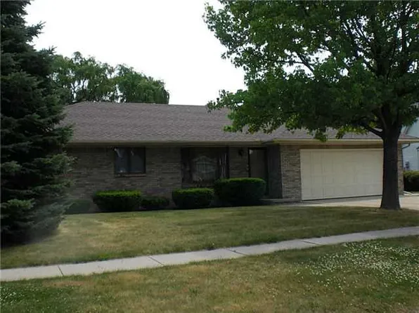 1361 E Meadow Dr, Oregon, OH 43616