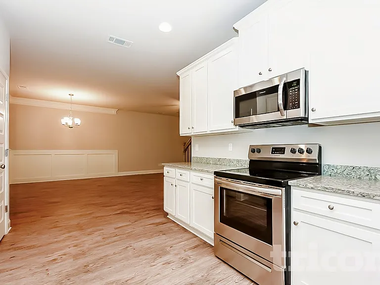 817 Crescent Way — Photo 5