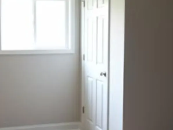 106 Keith Dr, North Syracuse, NY 13212