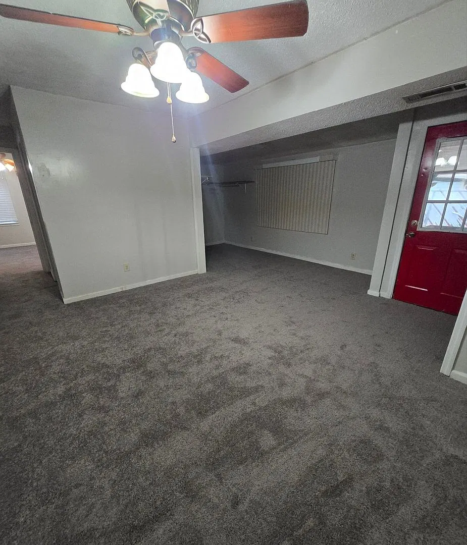 801 Walnut St — Photo 1