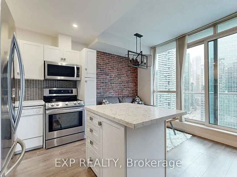 8 York St #2404 — Photo 7