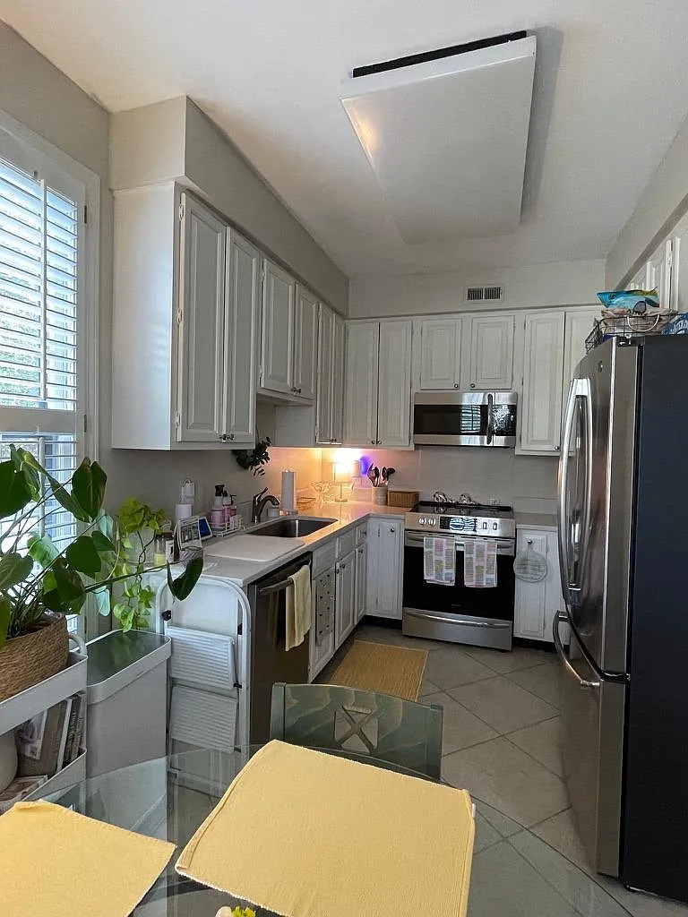 2 bed, 2.5 bath, 1430 sqft, $2,500 — Photo 3