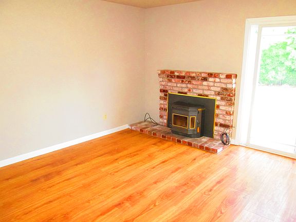 4th image of 8913 Park Meadows Dr