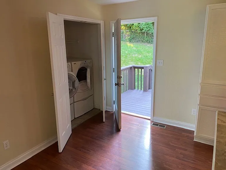811 Oliver Rd — Photo 10