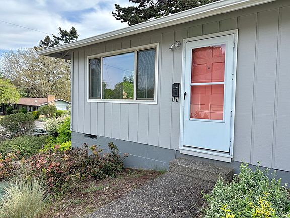 2nd image of 9004-9018 NE Oregon St #57232F519