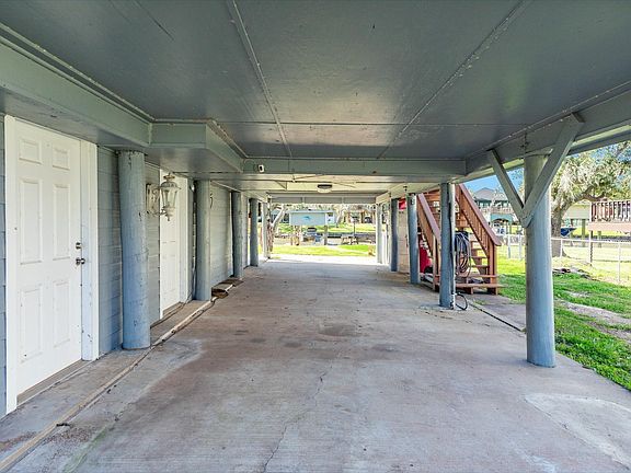 4th image of 1331 Private Road 652