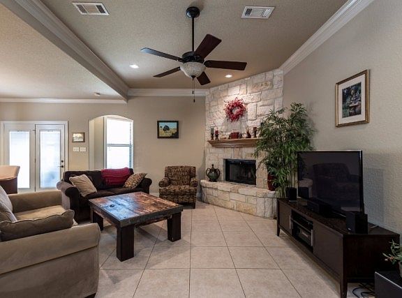 2nd image of 2227 Carlisle Ct