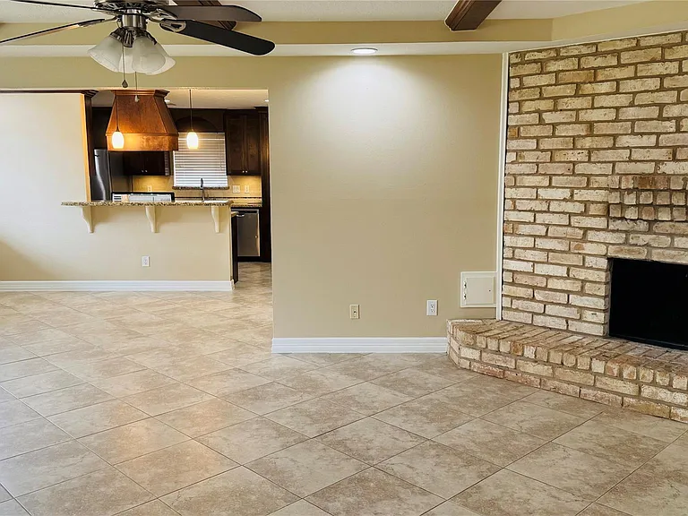 3310 Glen Spring Dr — Photo 8