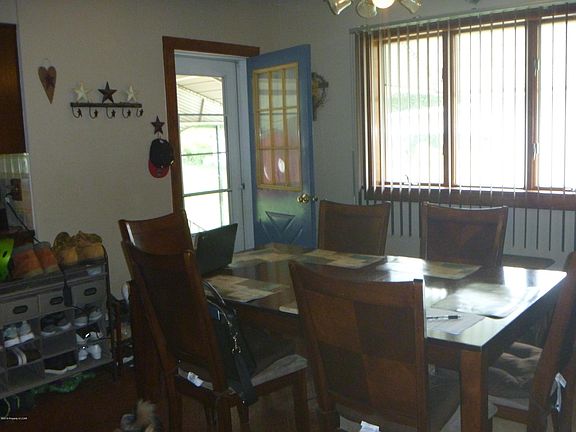 5th image of 54 Jeanette St