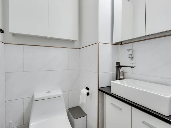 2020 Bleecker Street image 29 of 35