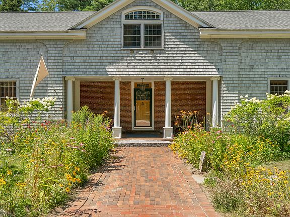 3rd image of 10 Meeting House Lane