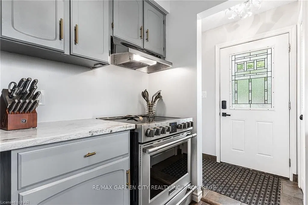 3 bed, $2,600 — Photo 2