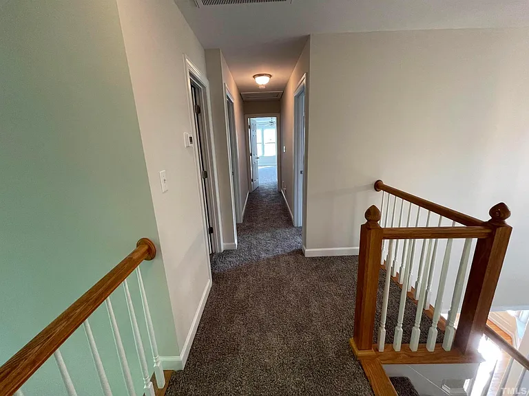 112 Worthington Ct — Photo 32