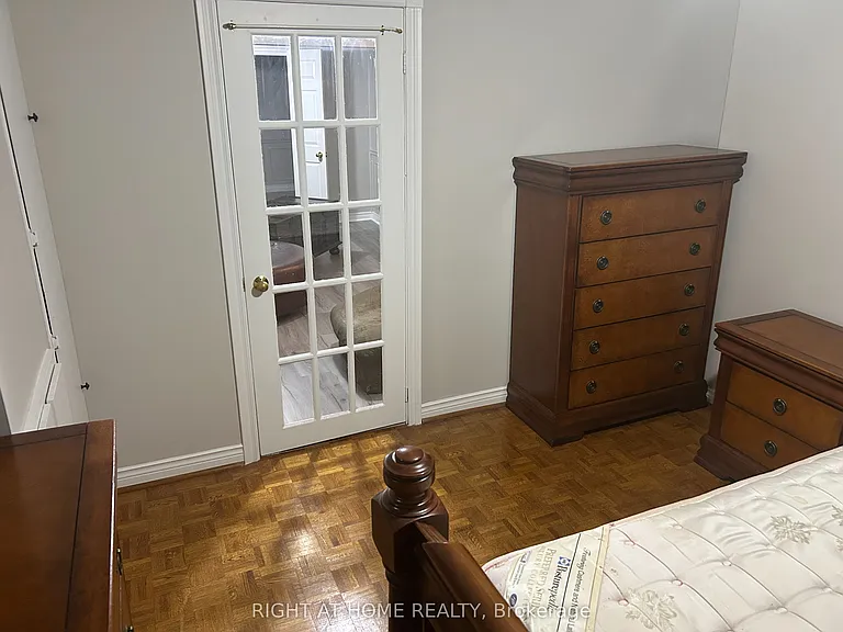 41 Deerhurst Ave — Photo 13