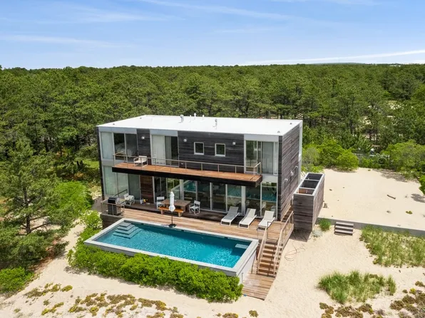 2 Mitchell Dunes Ln, Amagansett, NY 11930