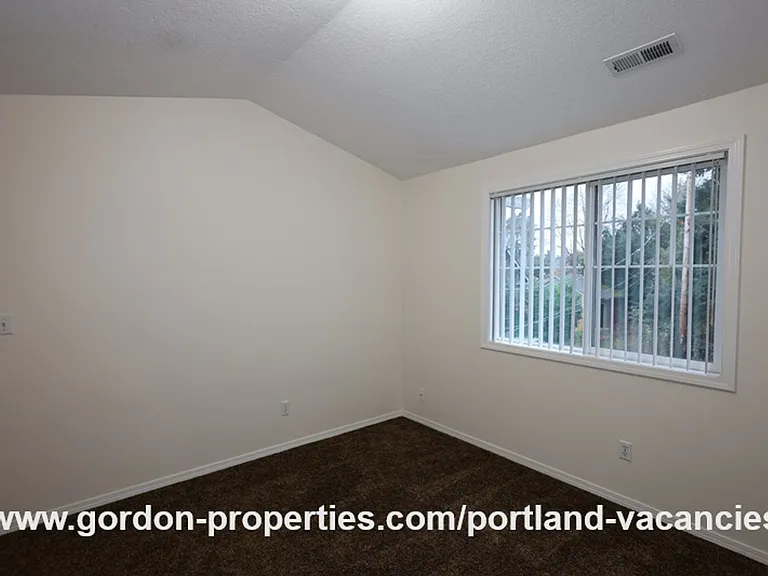5254 SE 73rd Ave — Photo 37