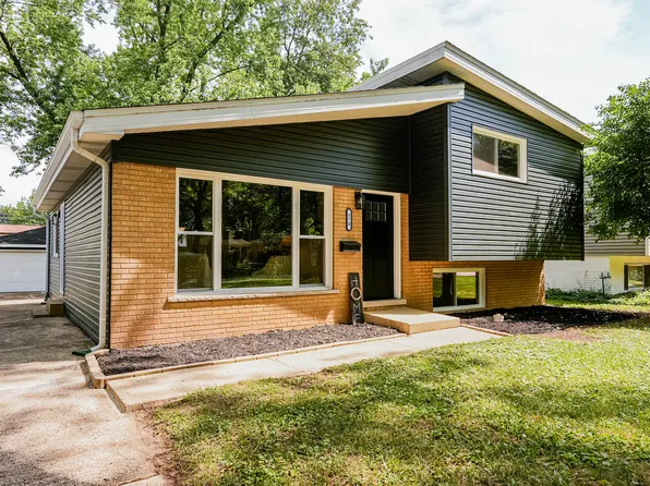 570 Dawes Ave, Glen Ellyn, IL 60137