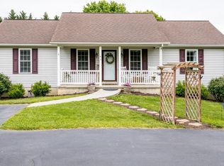 47 S Foxhall Ln, Weyers Cave, VA 24486