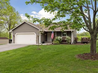 439 Hunter Dr, Watertown, MN 55388
