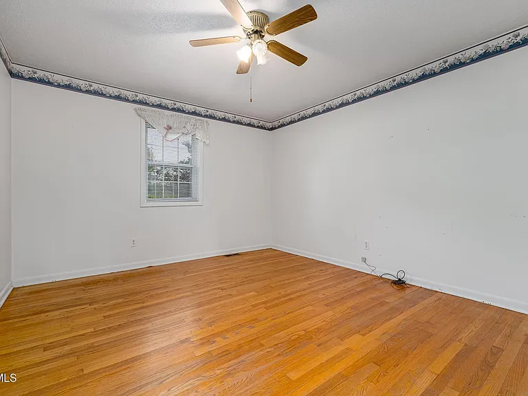 371 Oak Hill Cir — Photo 25