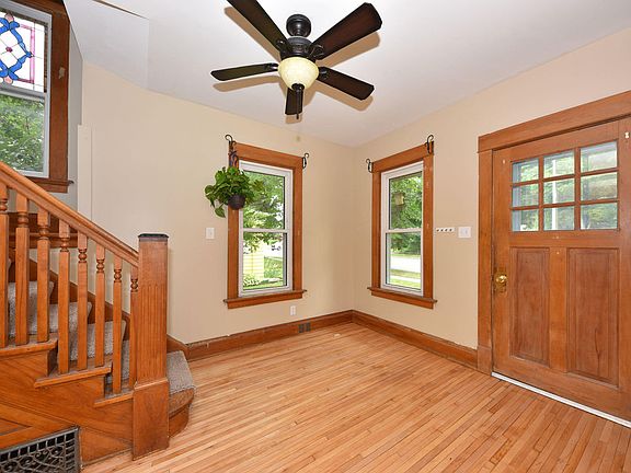 2nd image of 812 East Broadway
