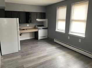160 W 5th St #201, Chester, PA 19013