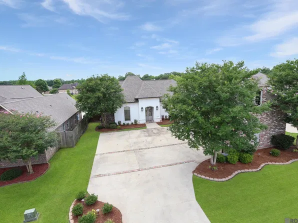 13579 Bluff Point Dr, Geismar, LA 70734