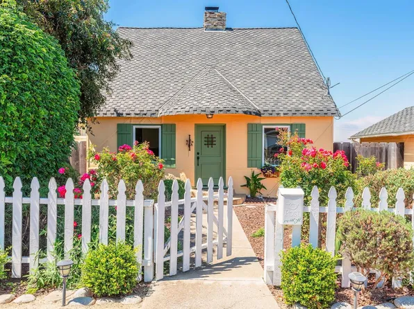 314 6th St, Pacific Grove, CA 93950