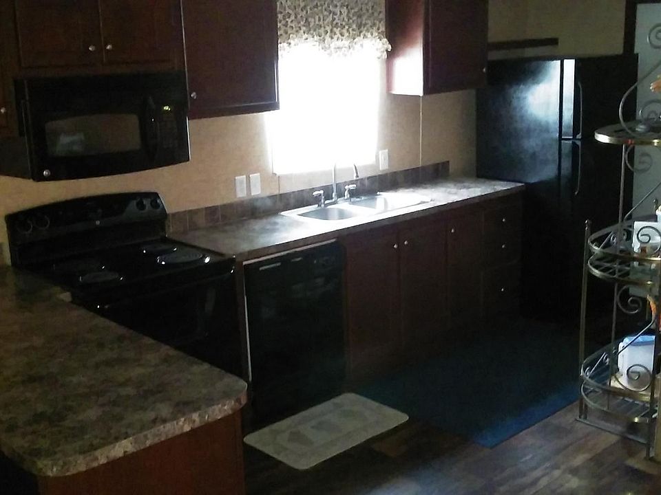 2nd image of 1006 Meredith Ln