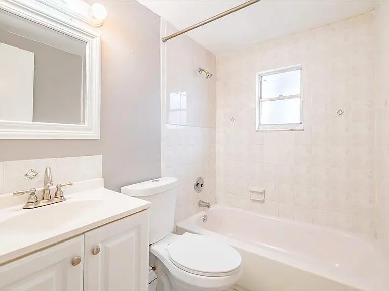 2507 W Virginia Ave #D — Photo 10
