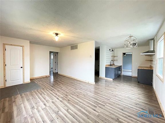 2nd image of 757 Circle Dr