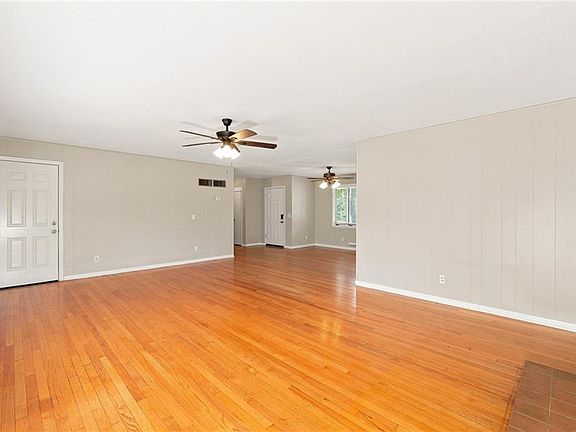 4th image of 1405 N McCoy St