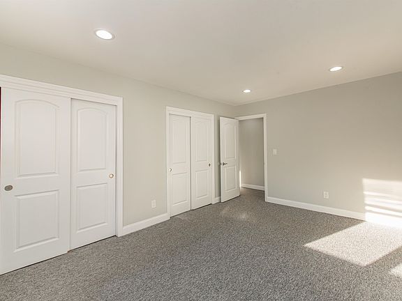 3rd image of 12 N End Dr #12