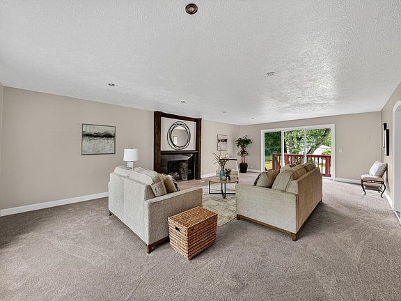 5th image of 1765 N Bay Dr